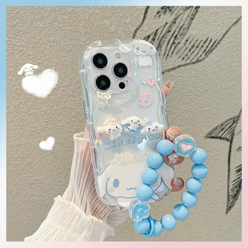 ปลอกสําหรับ iPhone 16 15 14 Pro Max 13 12 mini 6S 6 7 8 Plus 11 Pro X XR XS Max se 2020 เคสโทรศัพท์มือถือ แบบใส ขอบโค้ง ลาย Cinnamon 3D และสร้อยข้อมือสีฟ้า สําหรับ