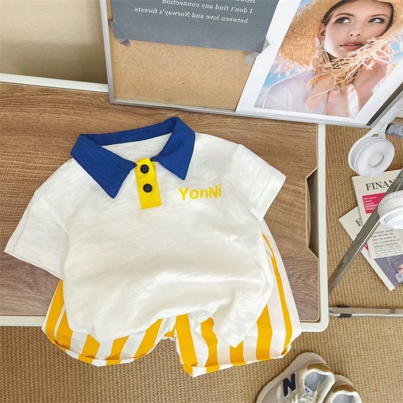 2025 ใหม่เด็กชายปกโปโลปกพิมพ์ด้านบน + กางเกงขาสั้นชุดสองชิ้น