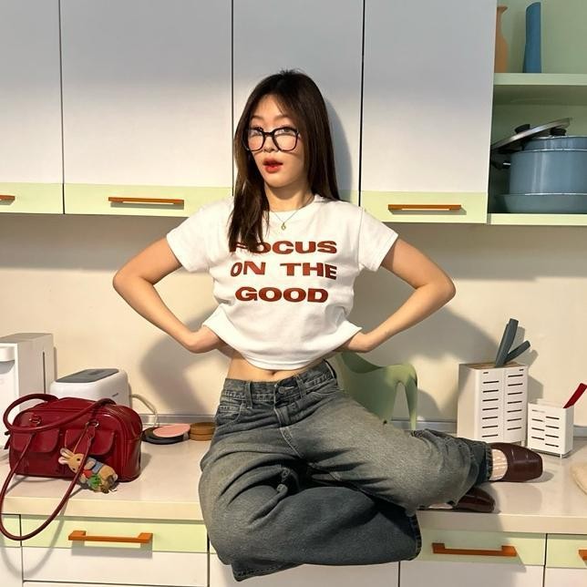 เสื้อยืดครอปเเฟชั่น เข้ากับทุกการแต่งกายแฟชั่นฤดูร้อน Women Clothing ผู้หญิง Tshirt Lady ราคา ถูกที่สุด ดีลบีเคเค รูปภาพหลัก