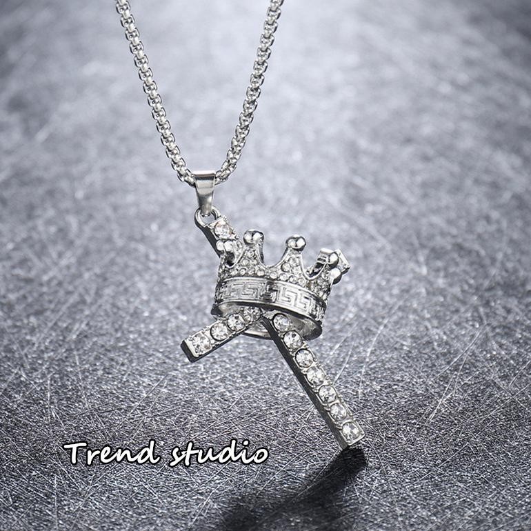 สร้อยคอไม้กางเขนที่ล้อมรอบด้วยมงกุฎนั้นเปล่งประกายมาก ซีรีส์สร้อยคอไม้กางเขนแฟชั่น มีหลากหลายสไตล์และสไตล์ให้เลือก - รูปที่ 4