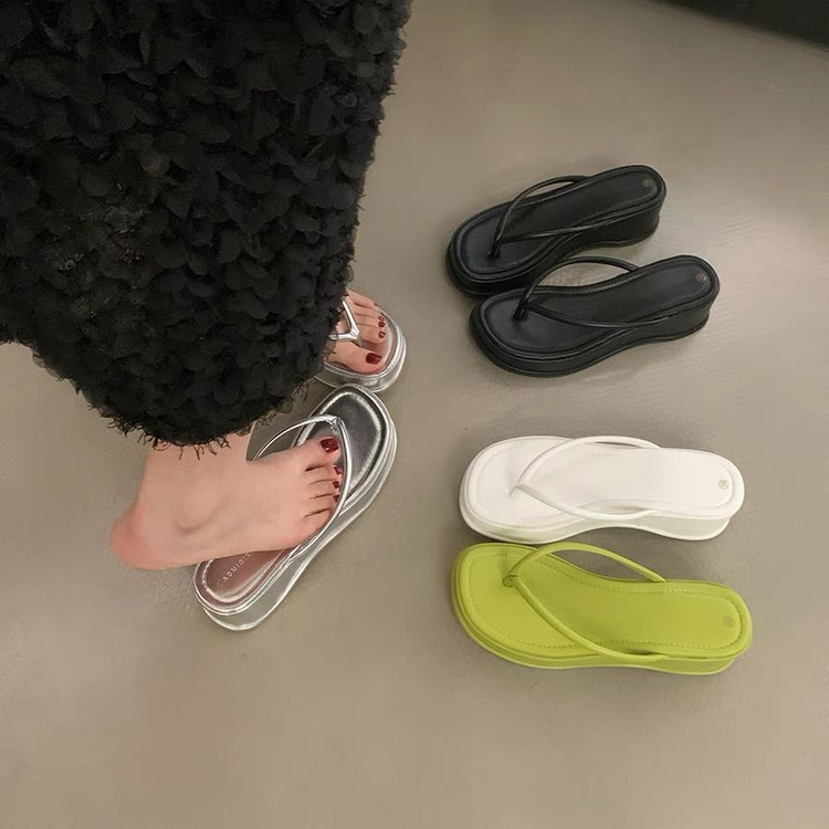 รองเท ้ าแตะกันน ้ ําผู ้ หญิง Flip-Toe รองเท ้ าแตะพื ้ นหนา PU Rubber Slip @