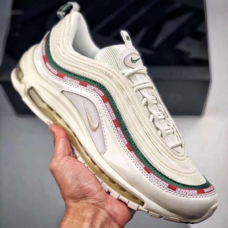 Hot Hot Hot ขายร้อน UNDEFEATED top air max 97 x รองเท้าผ้าใบลําลองพื้นหนาเพิ่มความสูง