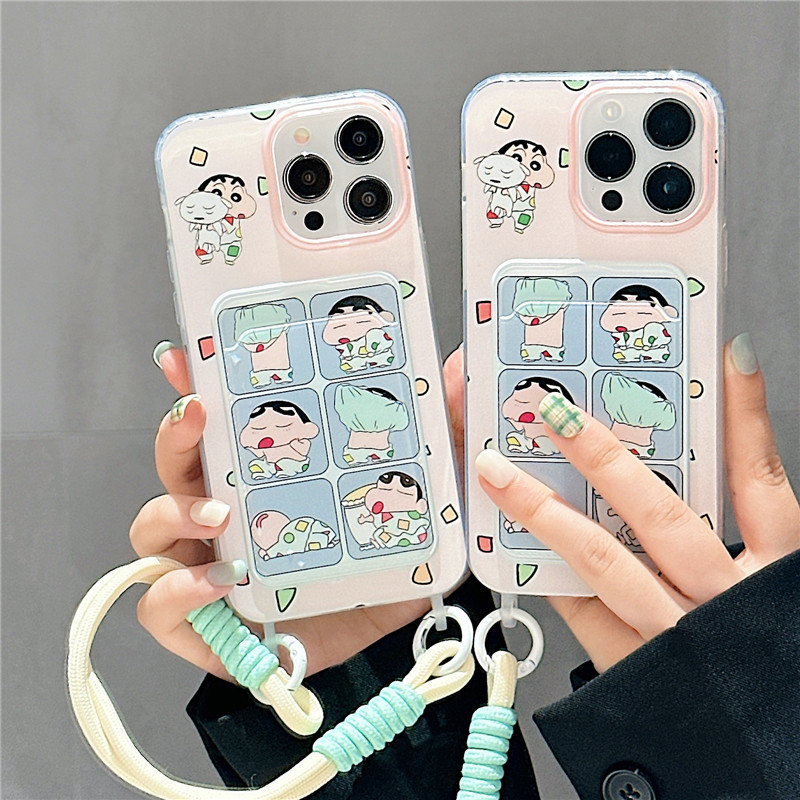 เคสโทรศัพท์ iPhone 15 14 13 12 11 Pro Max Plus X Xr XS Max 7 8 Plus Crayon Shin Chan Card แทรกฝาครอบโทรศัพท์นุ่ม Anti loss สร้อยข้อมือเชือกเส้นเล็ก
