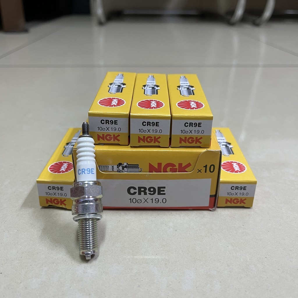 NGK SPARK PLUG CR9E CR9-E CR-9E R25 KAWASAKI Z800 Y15ZR FZ150 ZXR250 NINJA250 Z250 ER6N NGK