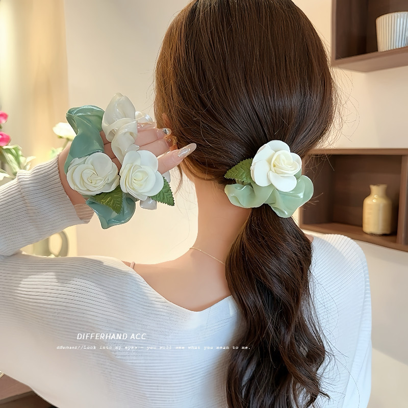 ยางรัดผมลําไส้ขนาดใหญ่สไตล์ป่าแบบใหม่ที่คาดผมดอกเคมีเลียอารมณ์ระดับไฮเอนด์สําหรับผู้หญิง