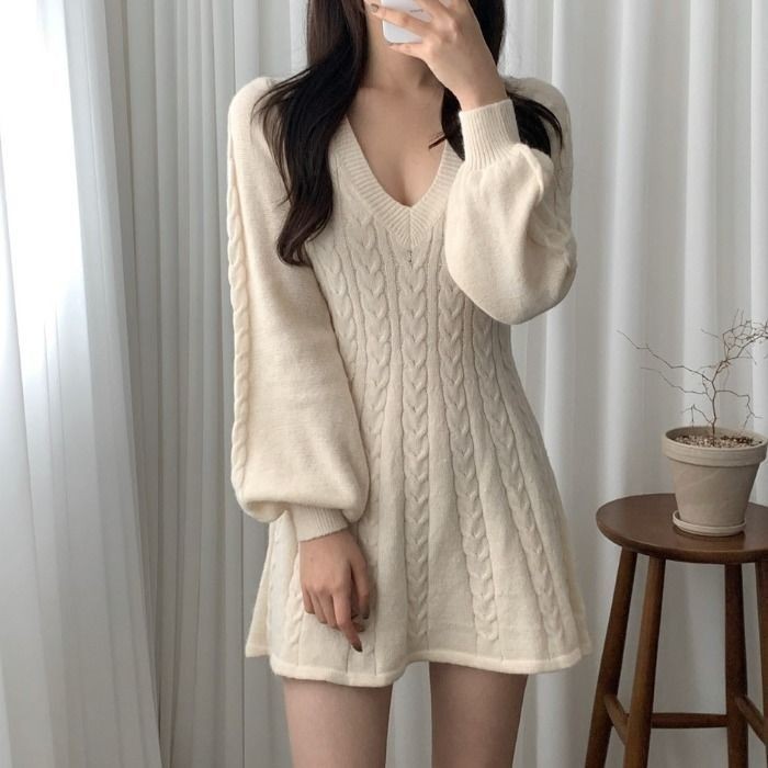 Small Lantern Sleeve New Hepburn Style Knitted Dress Sweater for Women Retro French Woolen Skirt Waist-Tight Autumn and Winter
