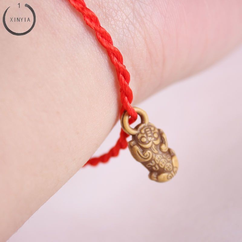 จัดส่งที่รวดเร็ว✨1บาท สร้อยข้อมือ เชือกสีแดง สาน จี้ถั่วลิสง น่ารัก เรียบง่าย เครื่องประดับ สำหรับผู้ชายและผู้หญิง ขายส่ง-XINYIA1