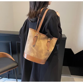shiny girl: กระเป๋าถือสะพายข้างได้ ใส่ของได้เยอะ มี 3 สีให้เลือก หนัง pu หนังดี สไตล์ย้อนยุค AP9235