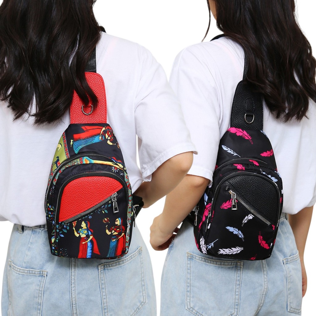 (w253) กระเป๋าคาดอกผู้หญิง มี4ช่อง มีห่วงแขวนของได้ ลายสวยเท่ดูดี