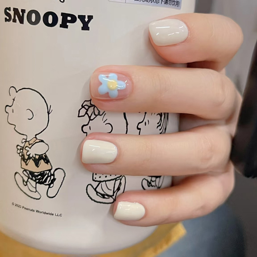 (พร้อมกล่อง) หวานสีฟ้าดอกไม้รูปแบบเล็บปลอมสั้นสแควร์เล็บปลอม 24 ชิ้น/กล่อง R925