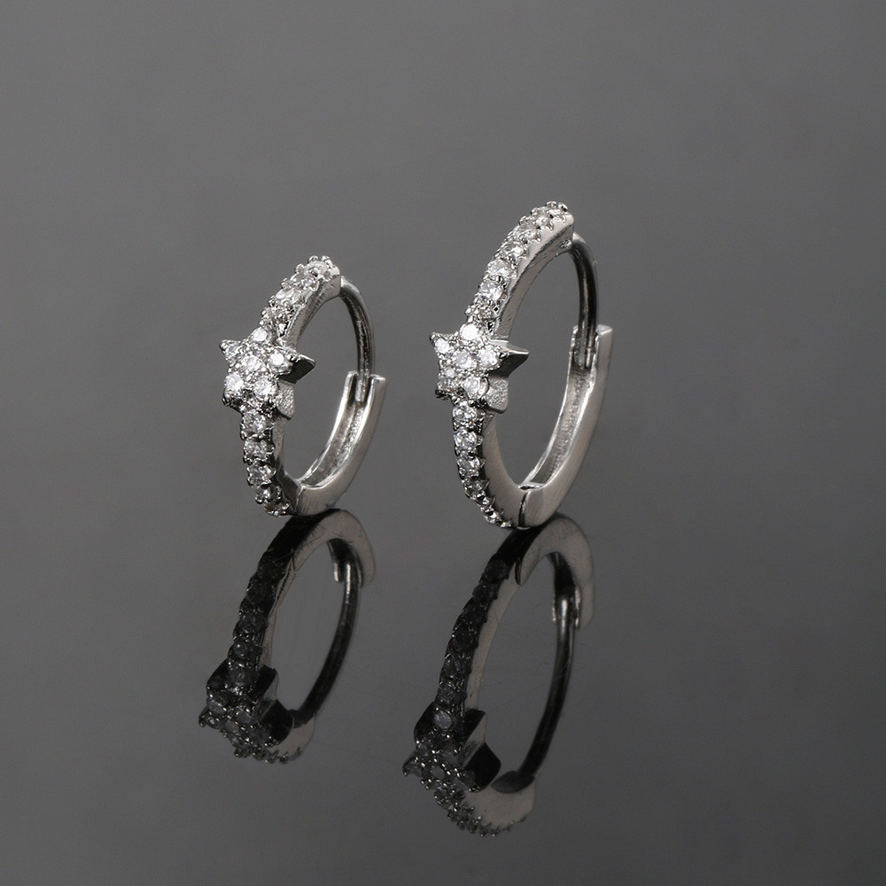 Star Hoop ต่างหูผู้หญิงฝัง Cubic Zircon น่ารัก Mini หู Tragus Helix เจาะกระดูกอ่อน Rook เครื่องประดับสาวของขวัญ CC191