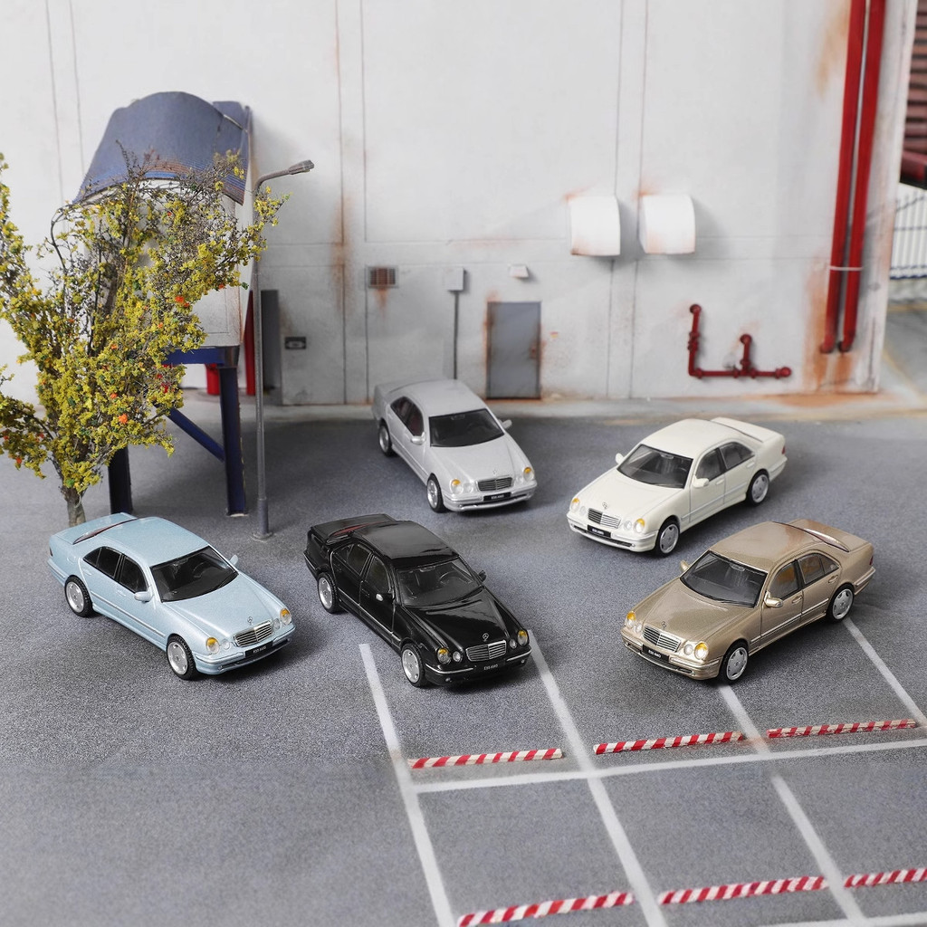 โมเดลรถโลหะผสม DCT/SHADOW 1/64 Mercedes-Benz E55(W210) AMG ของเล่นสะสมของขวัญวันเกิด