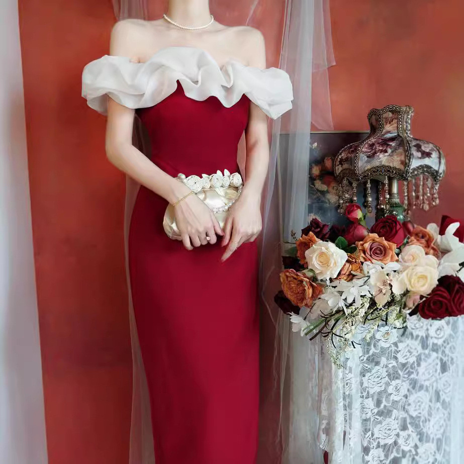 ไวน์สีแดงไหล่ขนมปังปิ้งเจ้าสาวความรู้สึกอาวุโสที่จัดเลี้ยงอารมณ์สีแดงหมั้นชุด หางปลา เอฟซี422