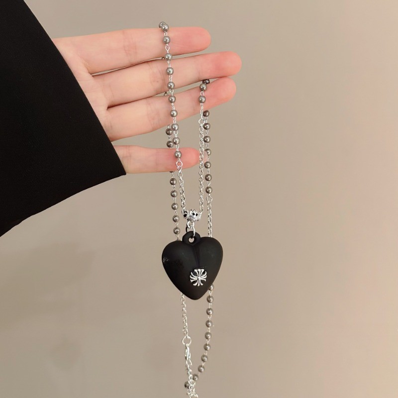 Sweet Cool Diamond Set Saturn Black Love Pendant สร้อยคอคู่รักแฟชั่นสาวเผ็ดเสื้อกันหนาวแขนยาว