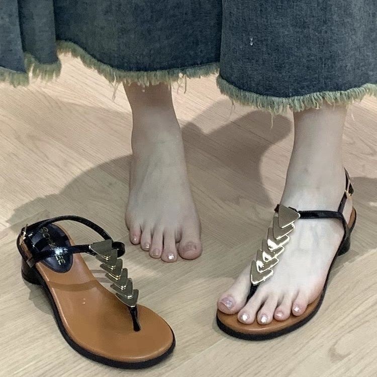 ฤดูร้อนรุ่นใหม่เกาหลี Bai Fairy 2024 Roman Sandals Flat Flat Bottom Chain โซ่ Samia ใหม่รองเท้าชายหาด