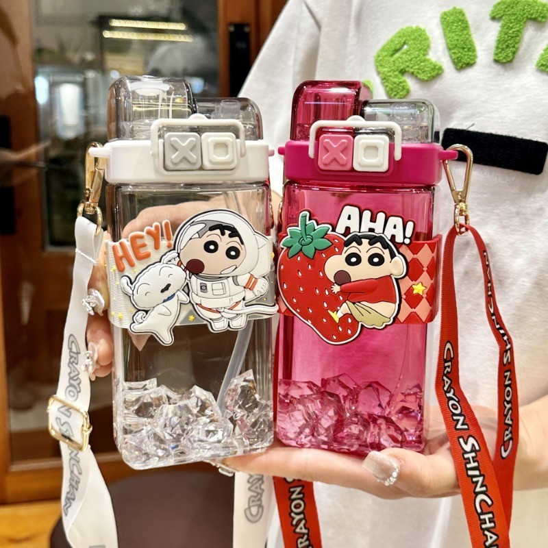 ถ้วยน้ําเครยอนชินจัง ขวดน้ําความจุขนาดใหญ่ 520 มล. พร้อมหลอดขวด Tritan BPA ฟรีถ้วยพลาสติกการ์ตูนขวดดื่มกลางแจ้งแบบพกพา