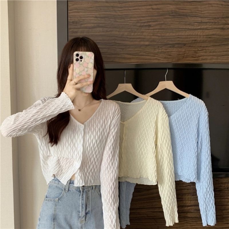 Glass Sky💖พร้อมส่ง💖(8K12)​เสื้อไหมพรมแชนยาวคอวี ผ้านิ่มลายทาง