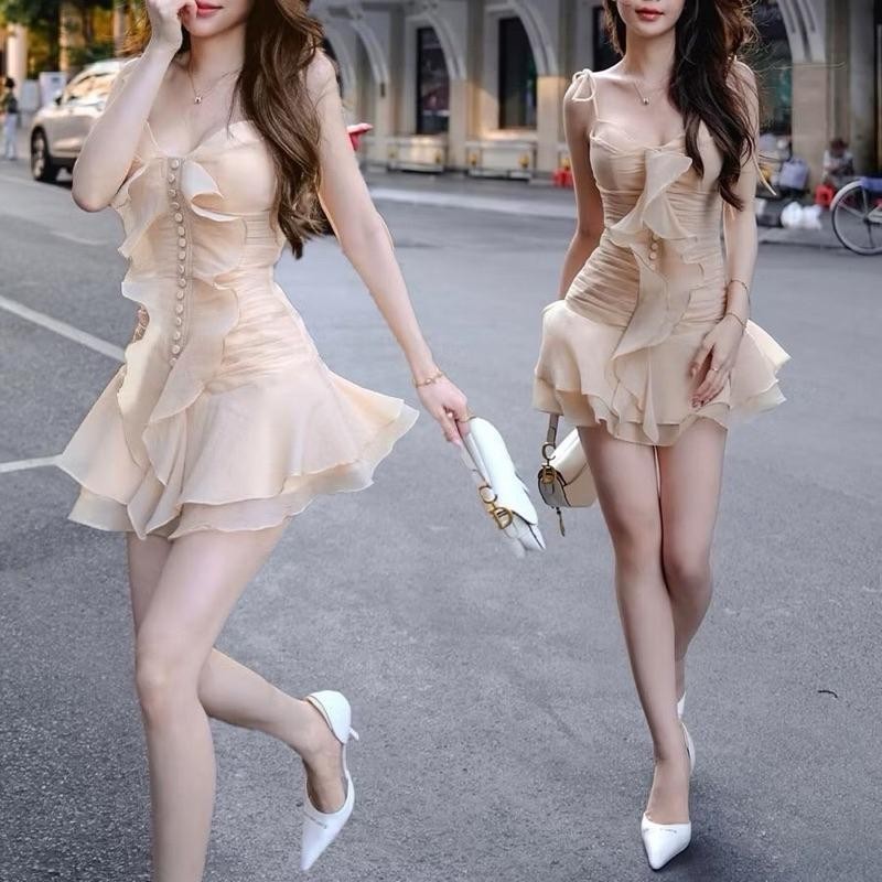 PT.shop (พร้อมส่ง) sty141 เดรสแขนทรงพอดีตัว แต่งระบายตามอกถึงชายกระโปรง  ต้องชุดนี้ ใส่สวยน่ารักมากๆ