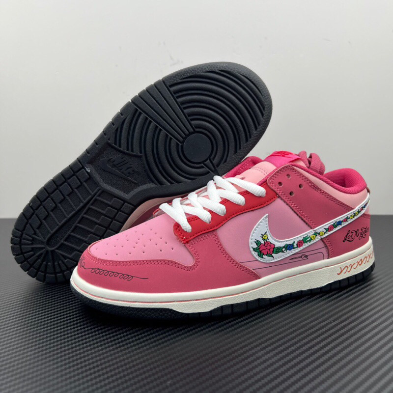 Nike SB Dunk Low “Gypsy Rose”