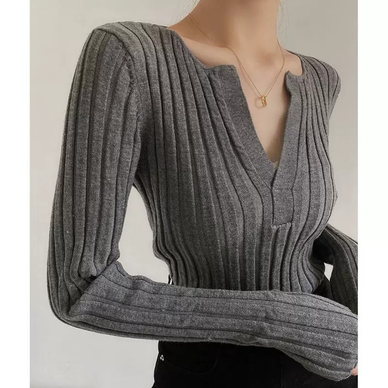 Slim-fit อารมณ์ Slimmer ดูสวมใส่ด้านนอกเสื้อกันหนาว 2023 ฤดูใบไม้ร่วงฤดูหนาวสไตล์ใหม่เสื้อถักผู้หญิงแฟชั่น Bottoming Top ภายใน T-