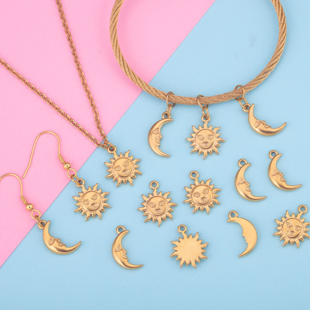 18k สแตนเลสสตีลหล่อหน้ายิ้ม Sun Moon จี้สร้อยคอสร้อยข้อมือ DIY จี้อุปกรณ์เสริมขายส่ง