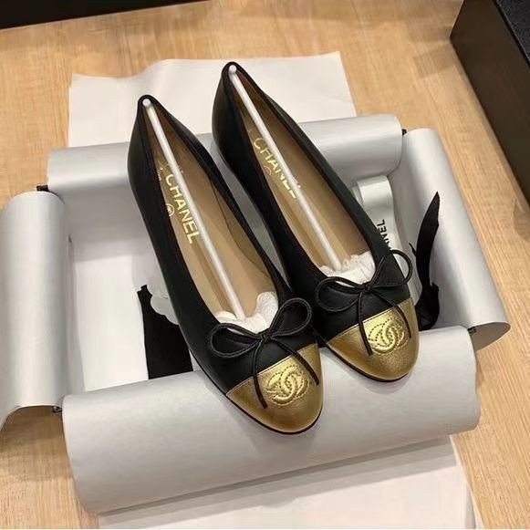 รองเท้าส้นแบนสำหรับผู้หญิง CHANEL 2025 สไตล์ใหม่สุดฮอต รองเท้าผ้าฝ้ายลายโบว์ ปักลาย รองเท้าปากตื้นอเ