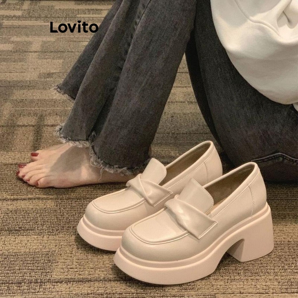 Lovito รองเท้าโบ๊ทผู้หญิง พื้นรองเท้าหนา สีพื้น น่ารัก LFA20366