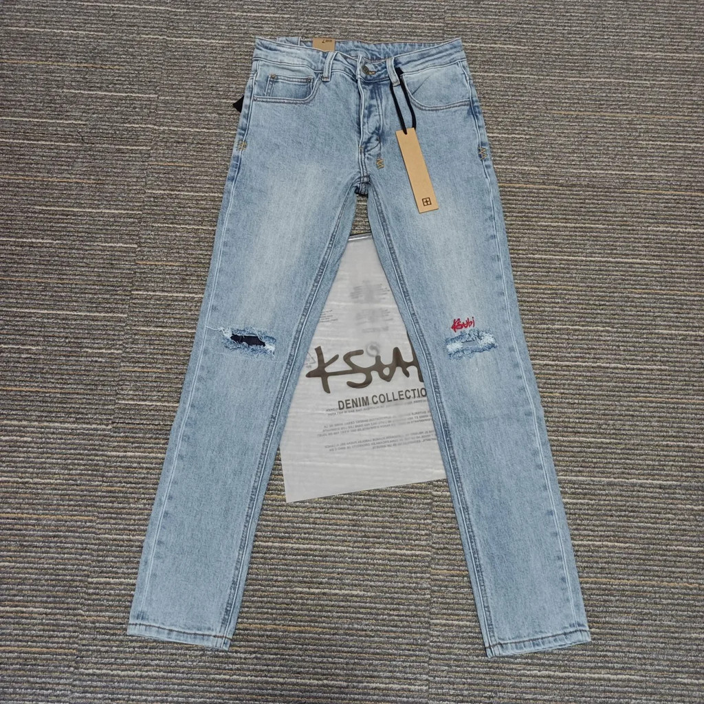 KSUBI Cross Jeans Men High Street wash สีฟ้าอ่อนเย็บปักถักร้อย Hole patch Daily Casual Low Rise Stre