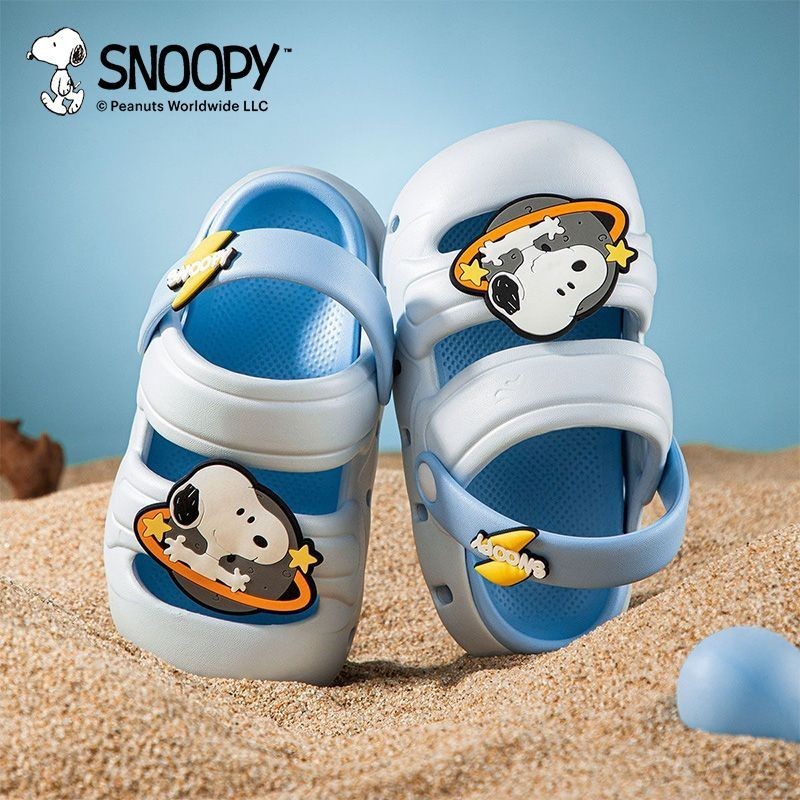 รองเท้าแตะ พื้นนิ่ม กันลื่น ลายการ์ตูน Snoopy เหมาะกับเดินชายหาด แฟชั่นฤดูร้อน สําหรับเด็กผู้ชาย และเด็กผู้หญิง 2024