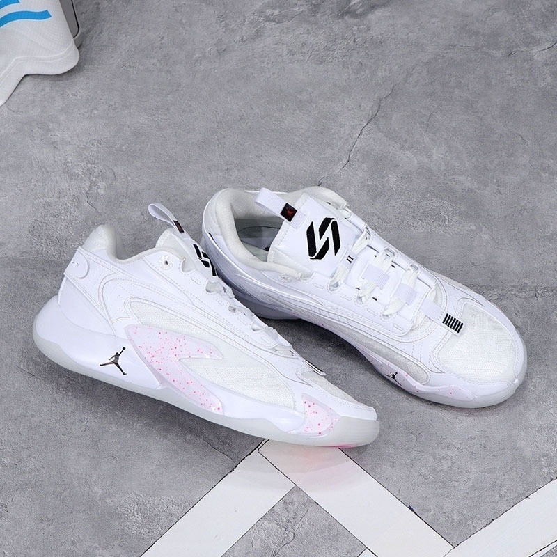 NK a/j LUKA 2 PF HYPER สีชมพูสีขาวสีชมพู Cherry Blossom รองเท้าบาสเก็ตบอล DX9012-106