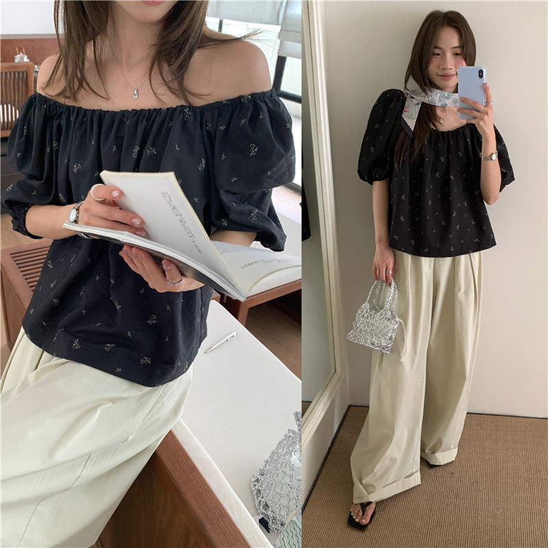 เสื้อเบลาส์แขนสั้นหวานไหล่เดียวลายดอกไม้เรียบง่ายสําหรับฤดูร้อนของผู้หญิง 250326