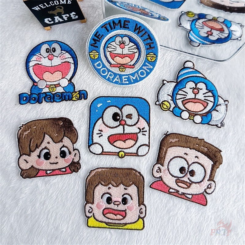 ☸ Me Time With Doraemon แผ่นแปะสติ๊กเกอร์มีกาวในตัว ☸ 1 ชิ้น DIY เหล็กบนเย็บเสื้อผ้ากระเป๋าอุปกรณ์เสริมตกแต่งป้ายแพทช์