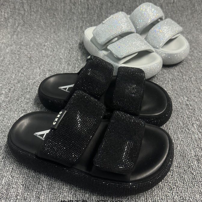 2024 ฤดูร้อนสไตล์ใหม่ Small Man 7 มัฟฟินด้านล่าง Rhinestone Flip-Flops ผู้หญิง Casual All-Match หนา Soled ของแท้หนัง Slipp