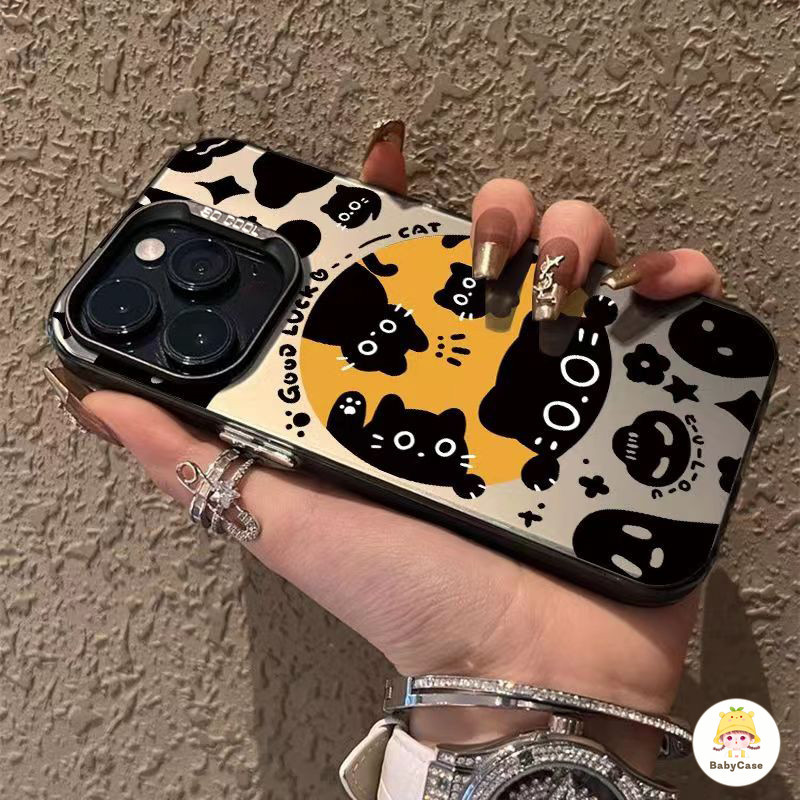 การ์ตูนสร้างสรรค์น่ารักแมวดำโลหะเลนส์แขนนุ่ม iPhone 11 15 13 12 7Plus 14 Pro Max 14 15 6 8 Plus X XS XR MAX SE 2020