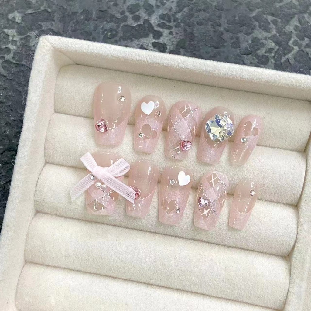 หวานหรูหราเงา พลอยเทียม ทําด้วยมือสวมใส่เล็บน่ารักเซ็กซี่โบว์เล็บ ศิลปะ ลายรักสีชมพูสั้นเล็บปลอม