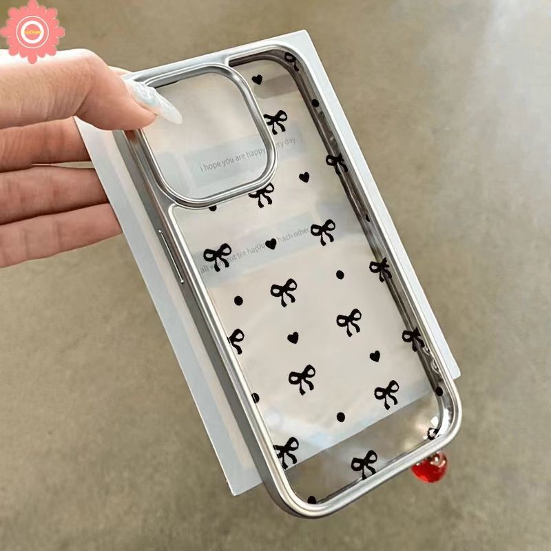 Doodleน่ารักการ์ตูนสีดําbow Love Heartสร้อยข้อมือสําหรับIPhone 11 13 15 14 12 Pro MAX 7Plus 8 7 Plus X XR XS MAX SE 2020 หรูหราElectroplatedกรอบเคสโทรศัพท์