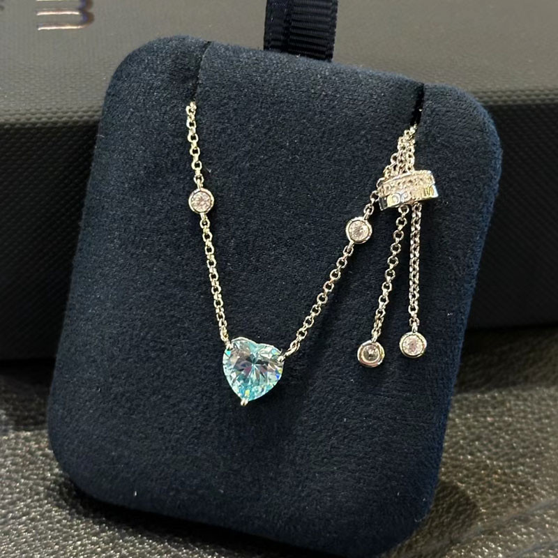 APM Monaco สร้อยคอหัวใจสีฟ้า 925 เงินโซ่กระดูกไหปลาร้าปรับได้ของขวัญวันเกิดแฟน