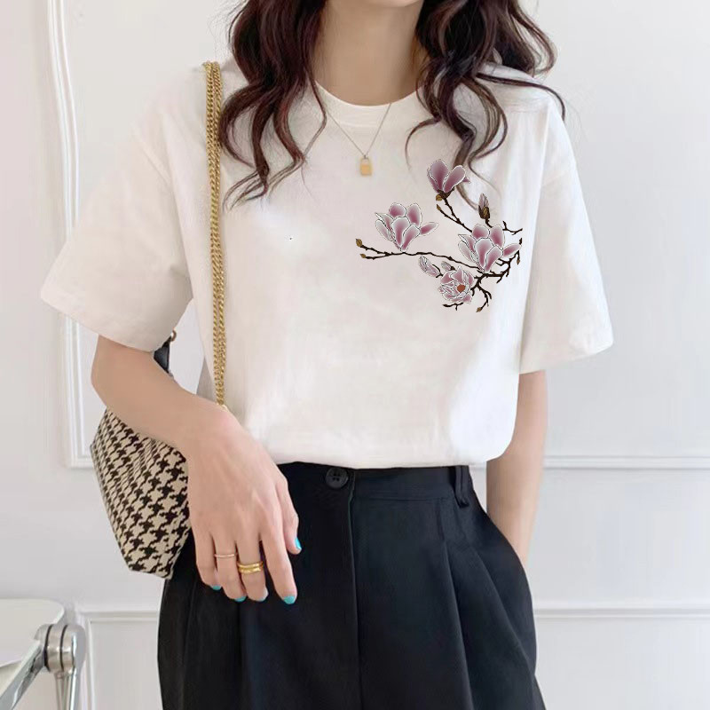 夏季衣服女装上衣 สุภาพสตรีทีเสื้อ แขนสั้น เสื้อยืด ผู้หญิง เสื้อผ้า ฤดูร้อนใหม่ทีเสื้อสําหรับผู้หญิงด้านบน รอบคอหลวมเกาหลีด้านบน แฟชั่นสุภาพสตรีทีเสื้อผู้หญิ