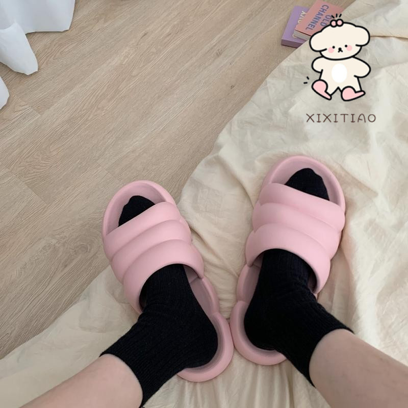 ฉี่เตียว รองเท้าแตะผู้ชายผู้หญิงแฟชั่นคู่รักผู้หญิงใช้ในบ้านในร่มอินเทรนด์สวมใส่กลางแจ้ง