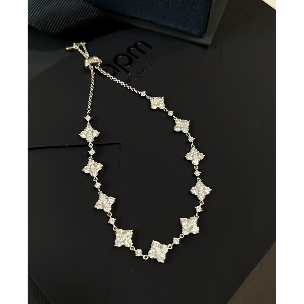 APM MONACO LUMIERE Four-Leaf Clover Sparkling Bracelet ของขวัญสุภาพสตรีสําหรับแฟน