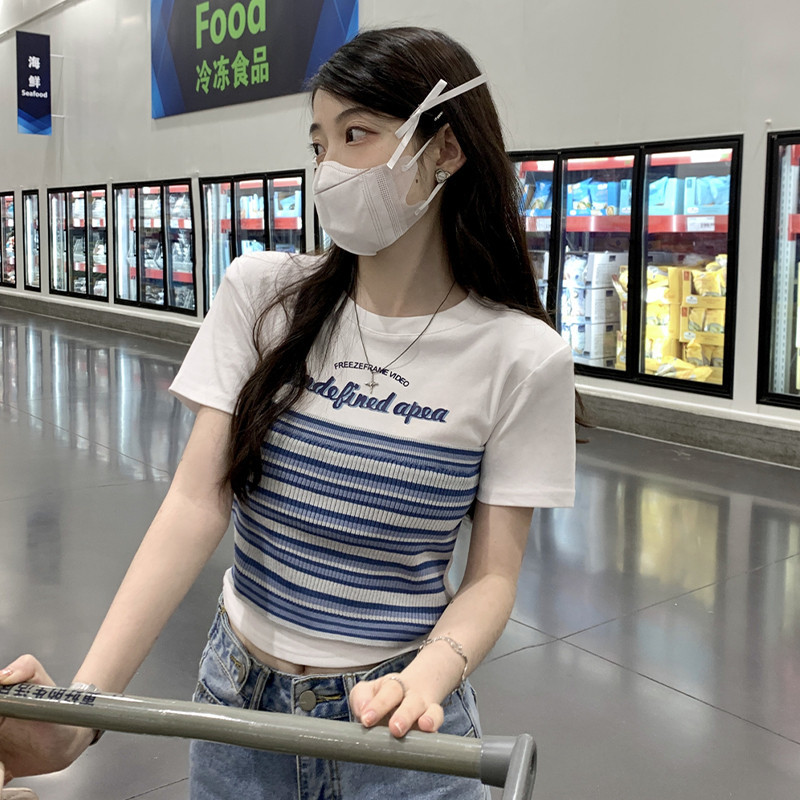 Kii Wii ฤดูร้อนเกาหลีเย็บถักลาย Patchwork พิมพ์ Slim Fit สั้นอเนกประสงค์แขนสั้นเสื้อยืดผู้หญิง 24060