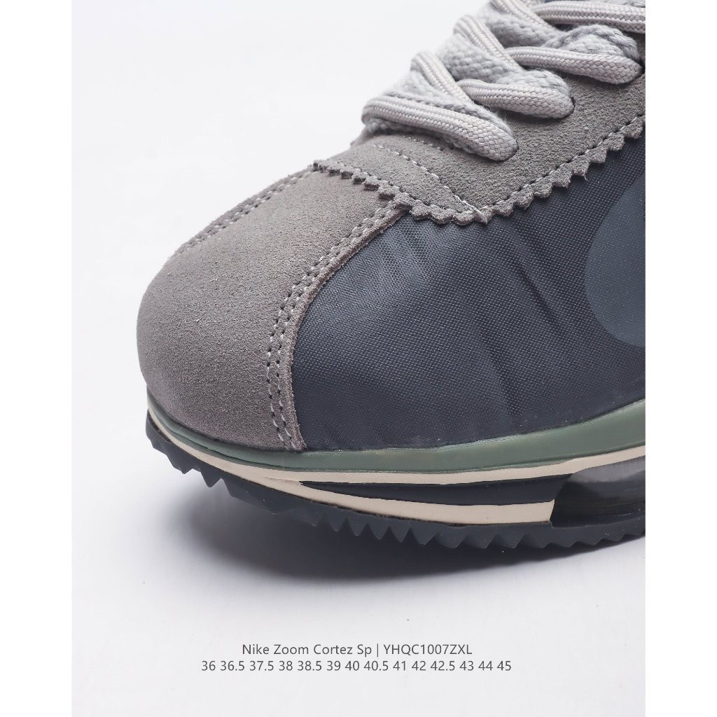 Sacai x Nike Air Zoom Cortez SP 4.0 " สีเทา &amp; สีขาวรองเท ้ าวิ ่ งย ้ อนยุครองเท ้ าผ ้ าใบลําลองสําหรับสตรีและกีฬาผู ้ ชาย