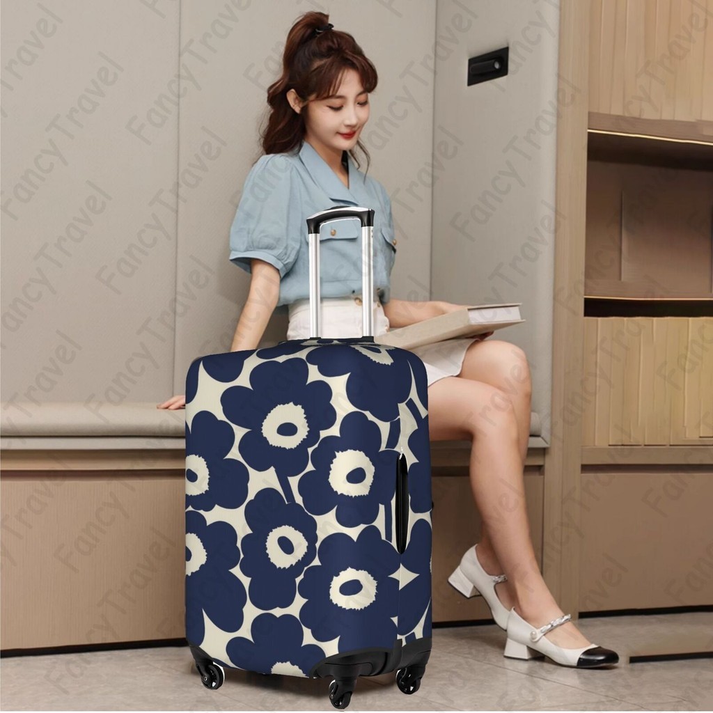 Fancytravel ดอกไม ้ Unikko ผ้าคลุมกระเป๋าเดินทาง กระเป๋าเดินทาง ผ้ายึดได้เยอะ กันฝุ่น กันรอย สวมใส่ได้ ข้น 18/20/22/24/26/28/32นิ้ว