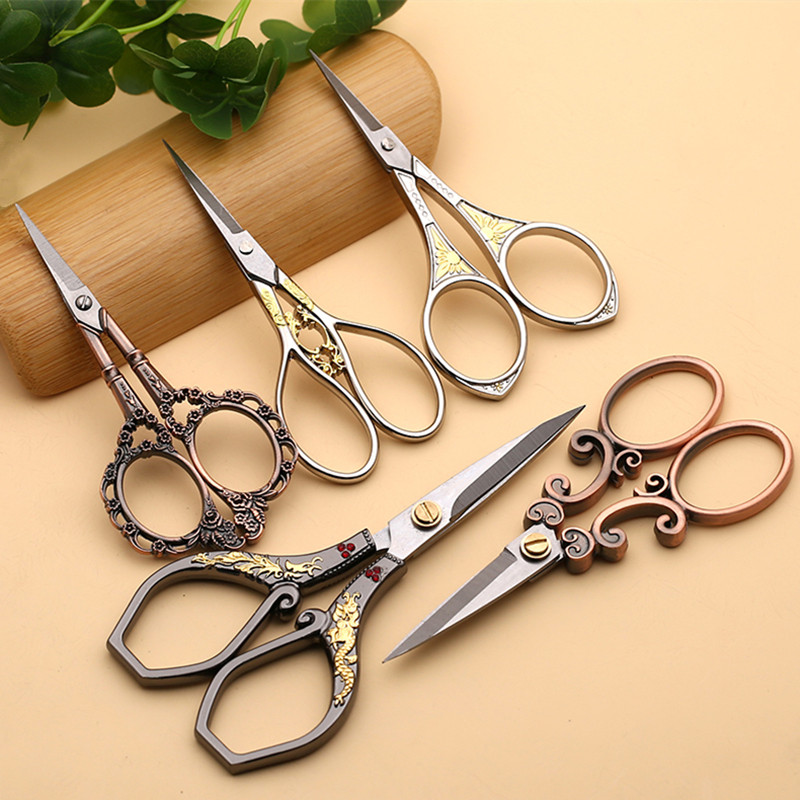 1 ชิ้น Retro โบราณ Vintage กรรไกรสําหรับตัดด้ายกระดาษ Grooming ตกปลา Cross-stitch เย็บปักถักร้อยเย็บ Threads อุปกรณ์สแตนเลสตัดเสื้อ DIY เย็บปักถักร้อยเครื่องมือ