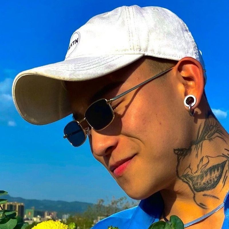 แฟชั่นฤดูร้อนสไตล์เกาหลีแว่นกันแดดสําหรับผู้ชายสไตล์ใหม่แบรนด์เดิมป้องกันรังสียูวีเฉดสีสําหรับขับรถชายหาดโลหะสแควร์วินเทจ สตีมพังค์ คลาสสิกอาทิตย์แว่นตาผู้หญิงคู่ X55 - รูปที่ 7