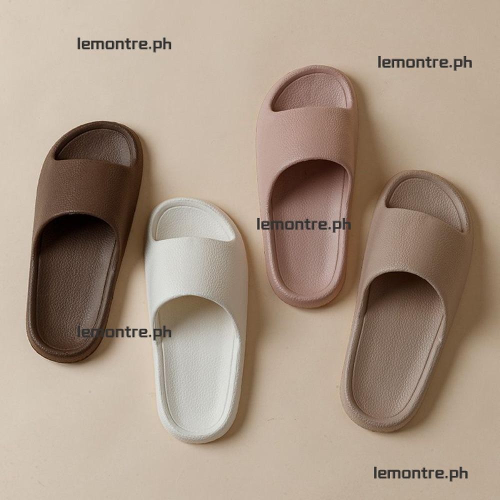 รองเท้าแตะผู้หญิง LEMONTRE รองเท้าแตะส้นแบนกันลื่นสบายแฟชั่น PVC รองเท้าแตะห้องน้ําสีทึบนุ่มเดินกลางแจ้ง