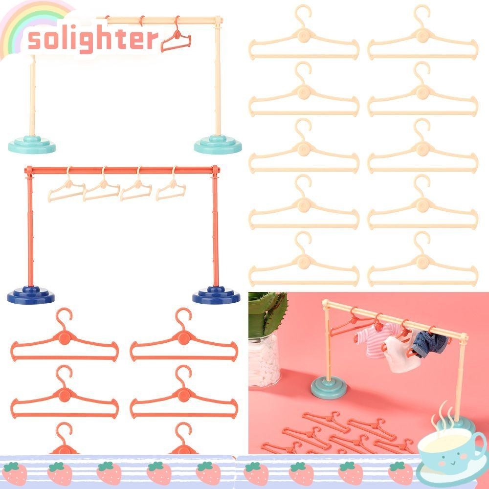 Solighter เฟอร์นิเจอร์บ้านตุ๊กตาน่ารักของขวัญ 1/6 1/8 1/12 ตุ๊กตาเสื้อผ้า Organizer ไม้แขวนเสื้อ