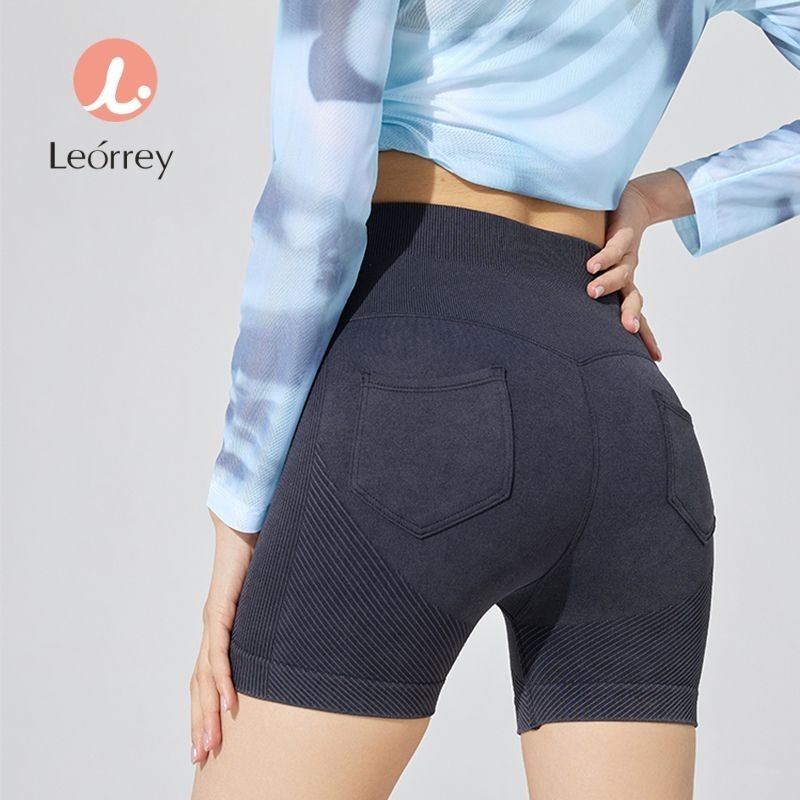 Leorrey กางเกงกีฬาขาสั้น ผ้ายีนส์ซัก มีความยืดหยุ่นสูง โยคะ ขี่ กางเกงขาสั้นออกกำลังกาย กระเป๋าหลัง
