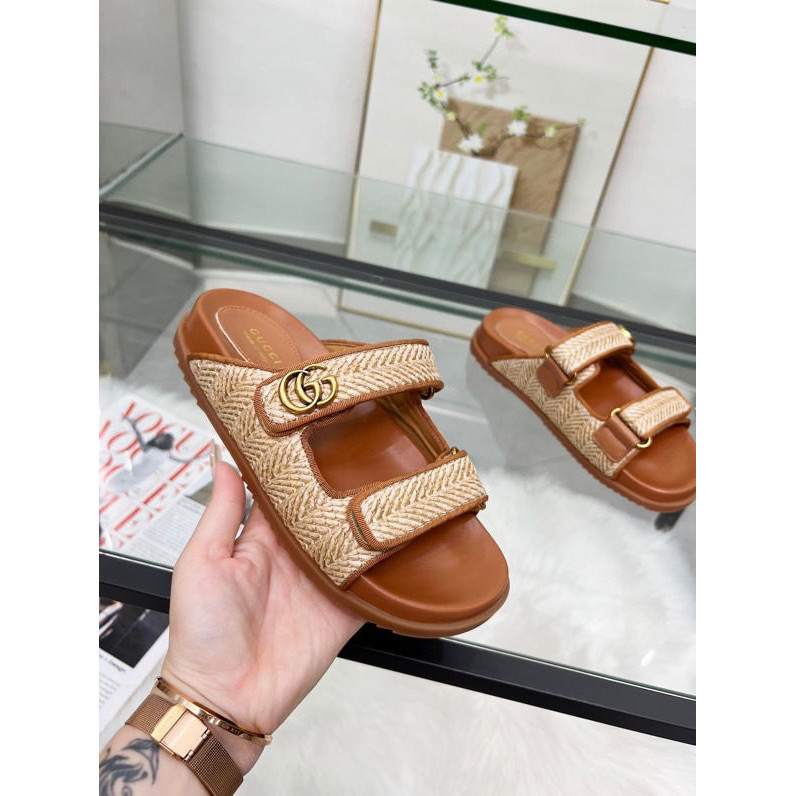 หนา-soled แฟชั่น 2024 Soft-Soled Retro Birkenstock สไตล์ใหม่ฤดูร้อนรองเท้าแตะแบน Casual กลางแจ้งสวมใส่แฟชั่นรองเท้าแตะสุภาพสตรี
