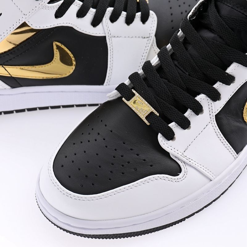 เหมาะสําหรับรองเท้าผ้าใบ AF1 เพชรเต็มรูปแบบรองเท้าหัวเข็มขัดตกแต่ง AJ1 เพชรโลหะเชือกผูกรองเท้าหัวเข็มขัด DIY การปรับเปลี่ยนอุปกรณ์เสริม
